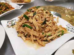 -宾朋海鲜特色美食餐厅·纯手工鲅鱼水饺(兴海路店)