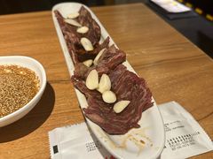 -炼火烤肉店