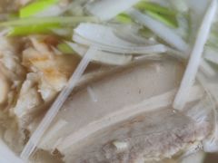 -金卯白肉罩火烧