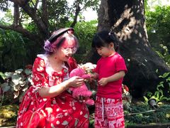 -Chom Cafe and Restaurant