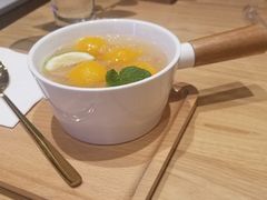 冰糖银耳炖雪梨-炖物24章·顺时轻养茶(黄龙店)