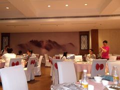 大堂桌头-九华山聚龙大酒店