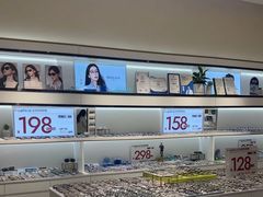 -J-Optical佳视明眼镜·蔡司视觉(青岛金茂览秀城店)