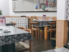 大堂-八两八金·莱芜特色炒鸡(市南漳浦路店)