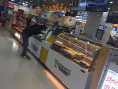 -周黑鸭(郑州中原区华山路中原万达沃尔玛店)