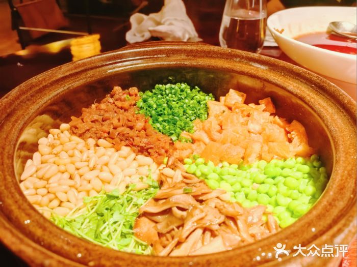 解香楼(八盘岭路店)芽苗萝卜干焗饭图片