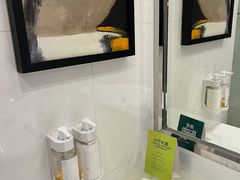 -上海虹桥君丽假日酒店(娄山关路地铁站店)