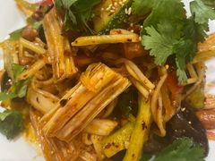 -青瓦餐厅·生鱼片·韩园烤肉(西塔店)