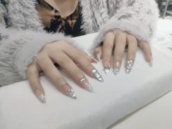 -艾珂·美甲美睫