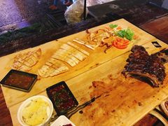 -席娜卡琳火车铁道夜市