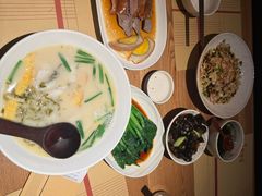 -荣家黄鱼面(南京西路店)