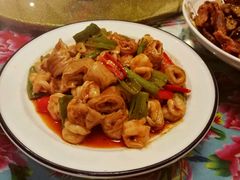 -闯关东东北农家菜(崂山石老人店)