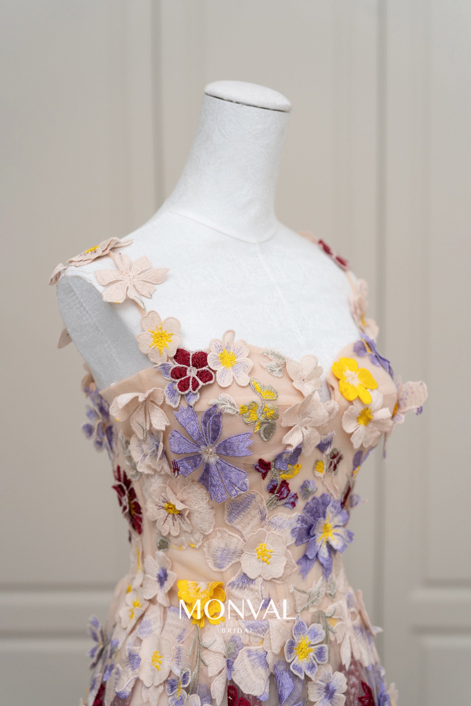 夏日舞会的花朵裙