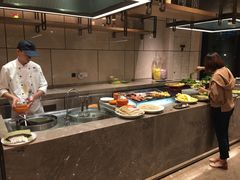自助取餐区-厦门海沧正元希尔顿逸林酒店開全日餐厅