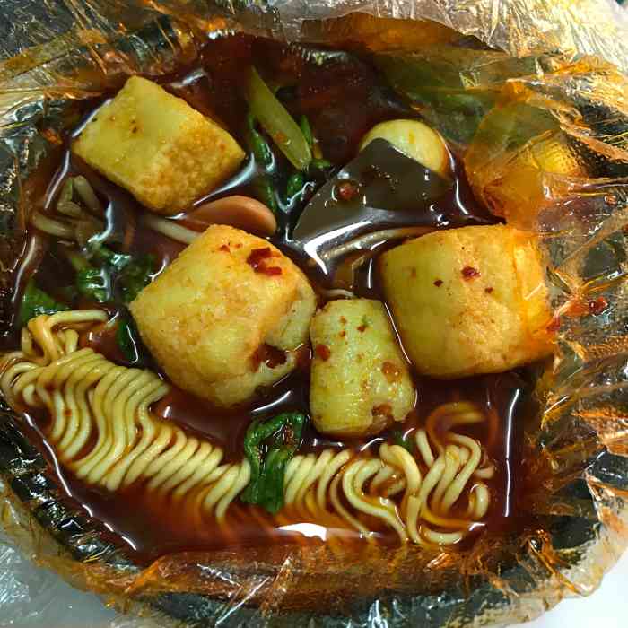 步大叔老式麻辣烫(大东路店)-"就在我家对面,很小的门脸,总定他家外卖