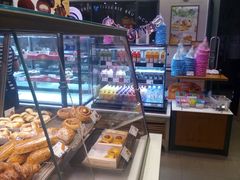 面包甜点陈列柜-巴黎贝甜(宜山路店)