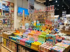 -猫的天空之城概念书店(杭州南宋御街店)