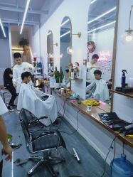 -茶发Salon·烫发染发理发