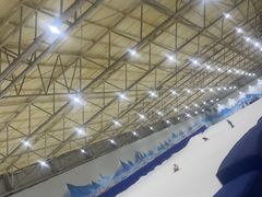 -乔波室内滑雪场