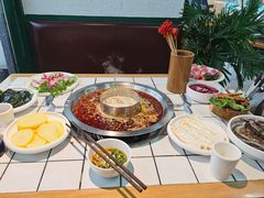 -瓜西西重庆火锅(花溪店)