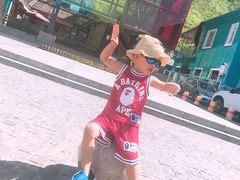 -百里峡七彩艺术小镇