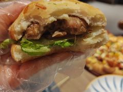 -必胜客(上海华谊新所店)