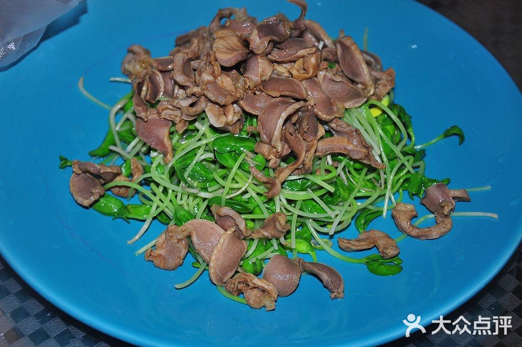 鸡胗拌豆苗