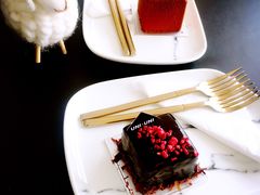 -UNI UNI(环亚凯瑟琳店)