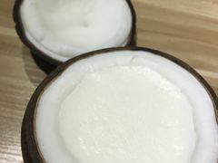 -志龙皇冠吃货椰子铺