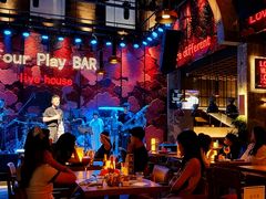 -FOUR PLAY BAR