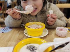 草莓梦幻雪双皮奶-满记甜品(巴黎春天宝山店)