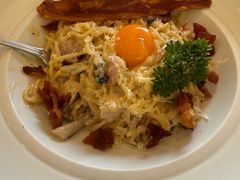 -Chom Cafe and Restaurant