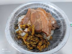 -梁阿婆廿年老牌扣肉糯米饭