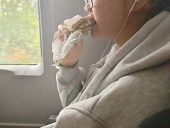 -麦当劳(上海虹桥站30B检票口楼上)