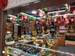 -灵彩珠宝(朗香街店)