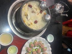 -南渝食府.墨脱石锅松茸鸡
