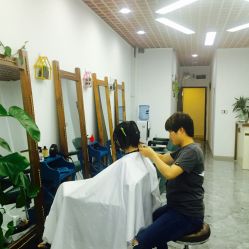 -V8潮牌·接发烫染连锁