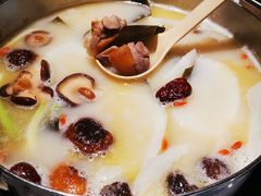 八珍秘制高山腊猪脚汤-八珍玉食鸡煲·打边炉(印象城店)