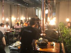 店内布置-火烈鸟炭火烤肉(静安路店)