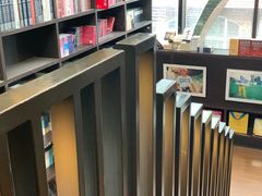 -钟书阁(松江泰晤士小镇店)