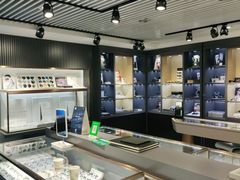 -宏宇眼镜蔡司依视路折扣店(兆佳眼镜城店)