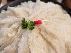 -老牌坊云南鱼豆花火锅(哈西万达店)