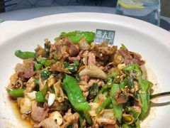 -费大厨辣椒炒肉(高铁吾悦广场店)