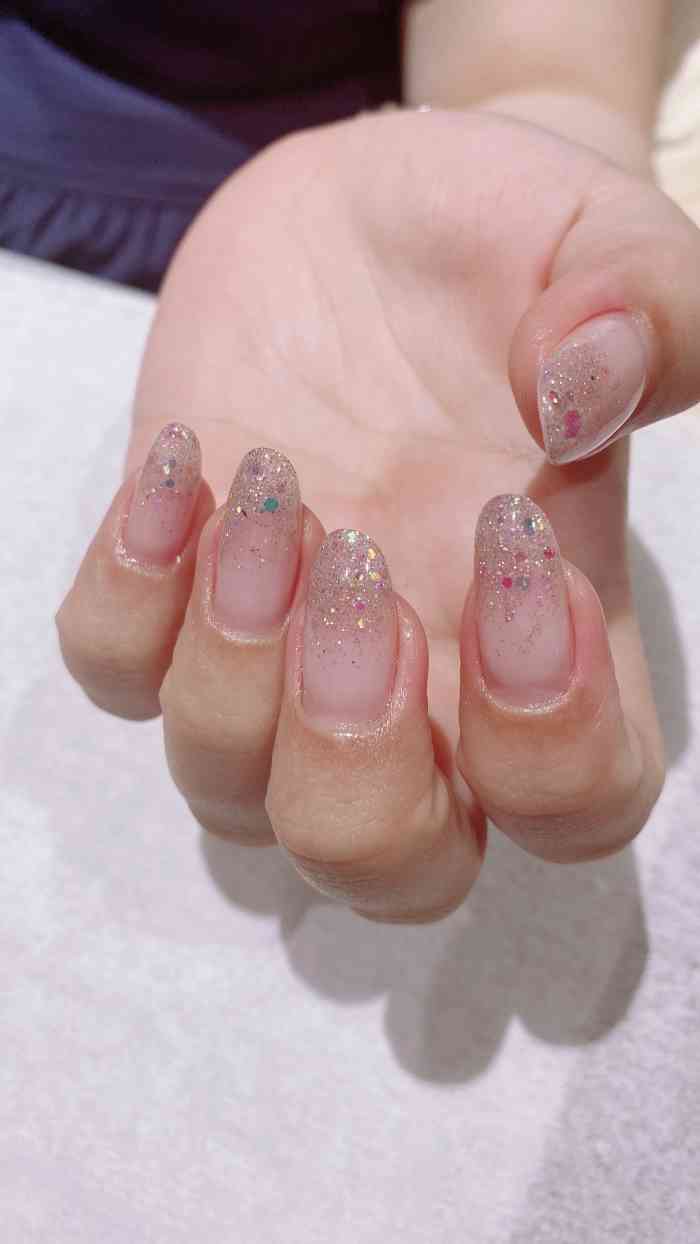 刘娟美甲沙龙(兴业太古汇店)-"服务很好,很周到,做的过程中很细心