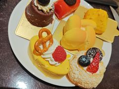 -万荟轩海鲜·粤式点心自助餐厅(蓝海风万怡酒店)