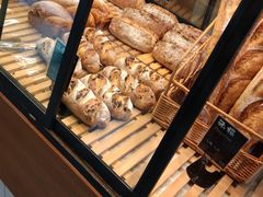 -Dough&Joe团憩(瑞虹天地月亮湾店)