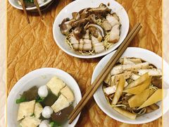 -松树干拌面店