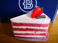 草莓红丝绒蛋糕-巴黎贝甜(华堂新辰汇店)