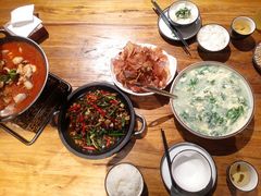 -老滇山寨•云南特色菜•地方菜•民族风情歌舞表演(金碧店)