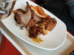 -东方滨江大酒店·滨江厅
